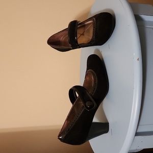 Black Naturalizer Mary Jane heels
